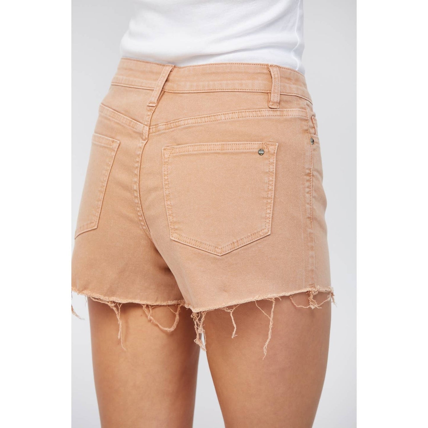 HIGH RISE VINTAGE SHORTS IN TAN
