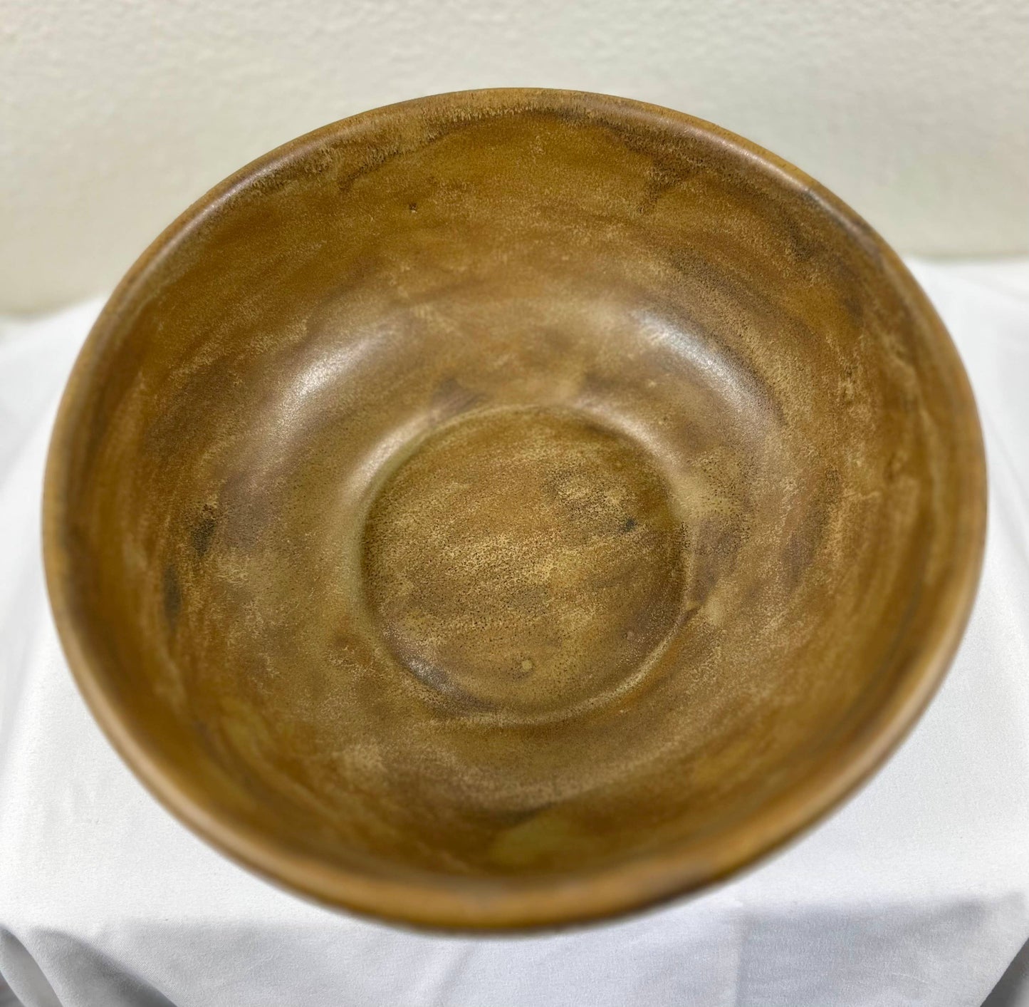 Mara Stoneware Horses 72 oz serving bowl