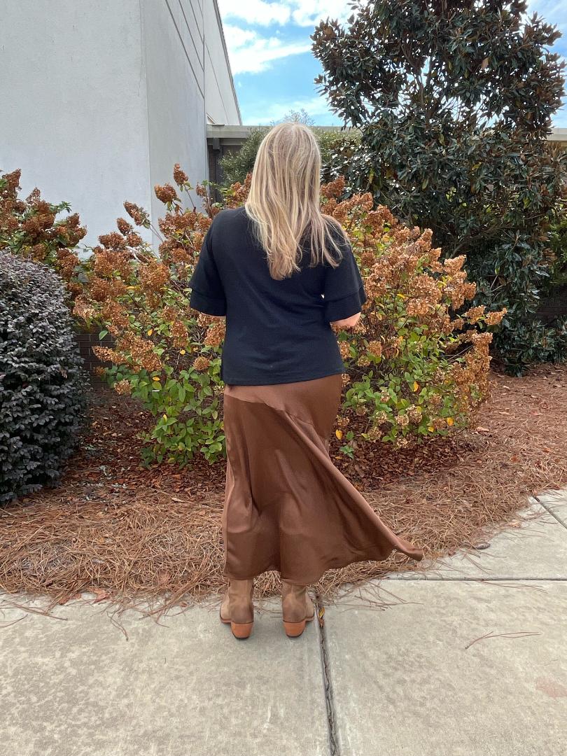 Hi-waisted Satin Maxi skirt