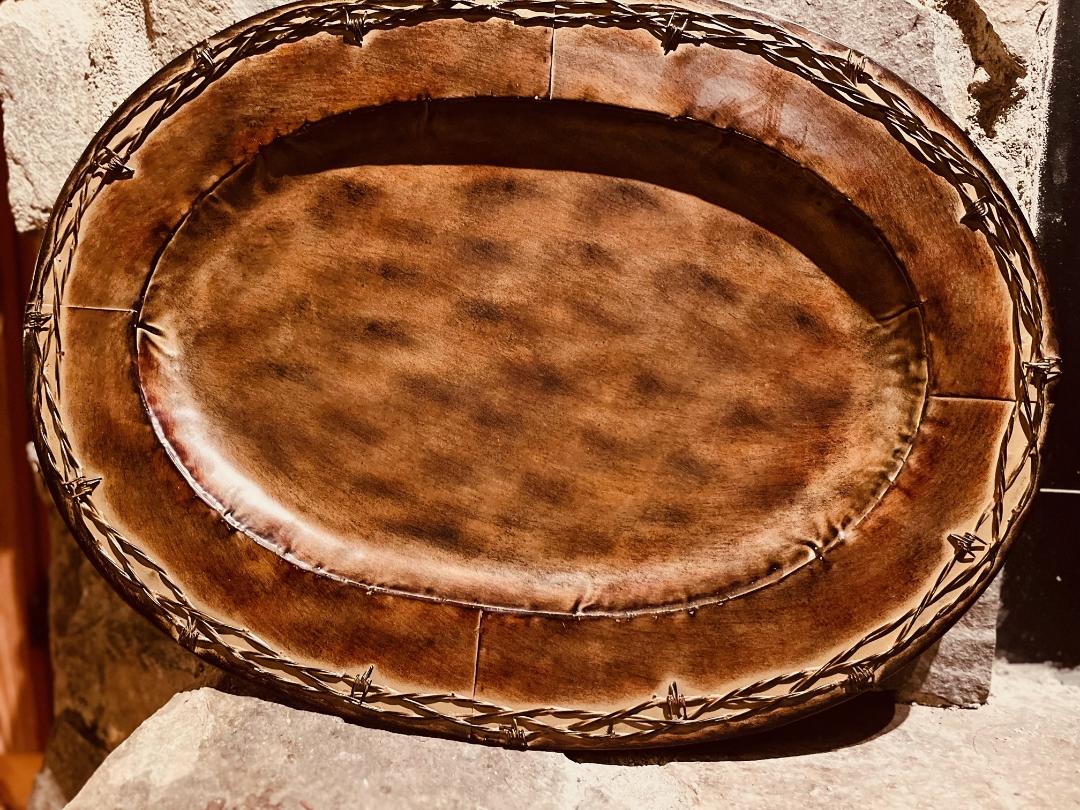 Barbed wire serving tray