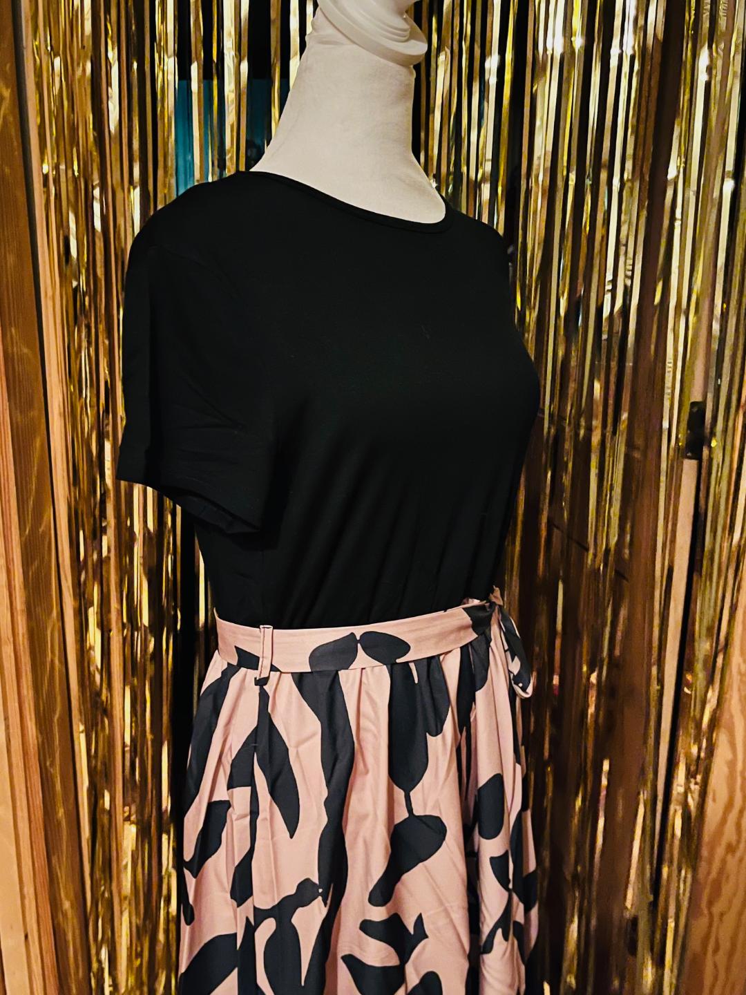 Black Split waist to floral pattern dress