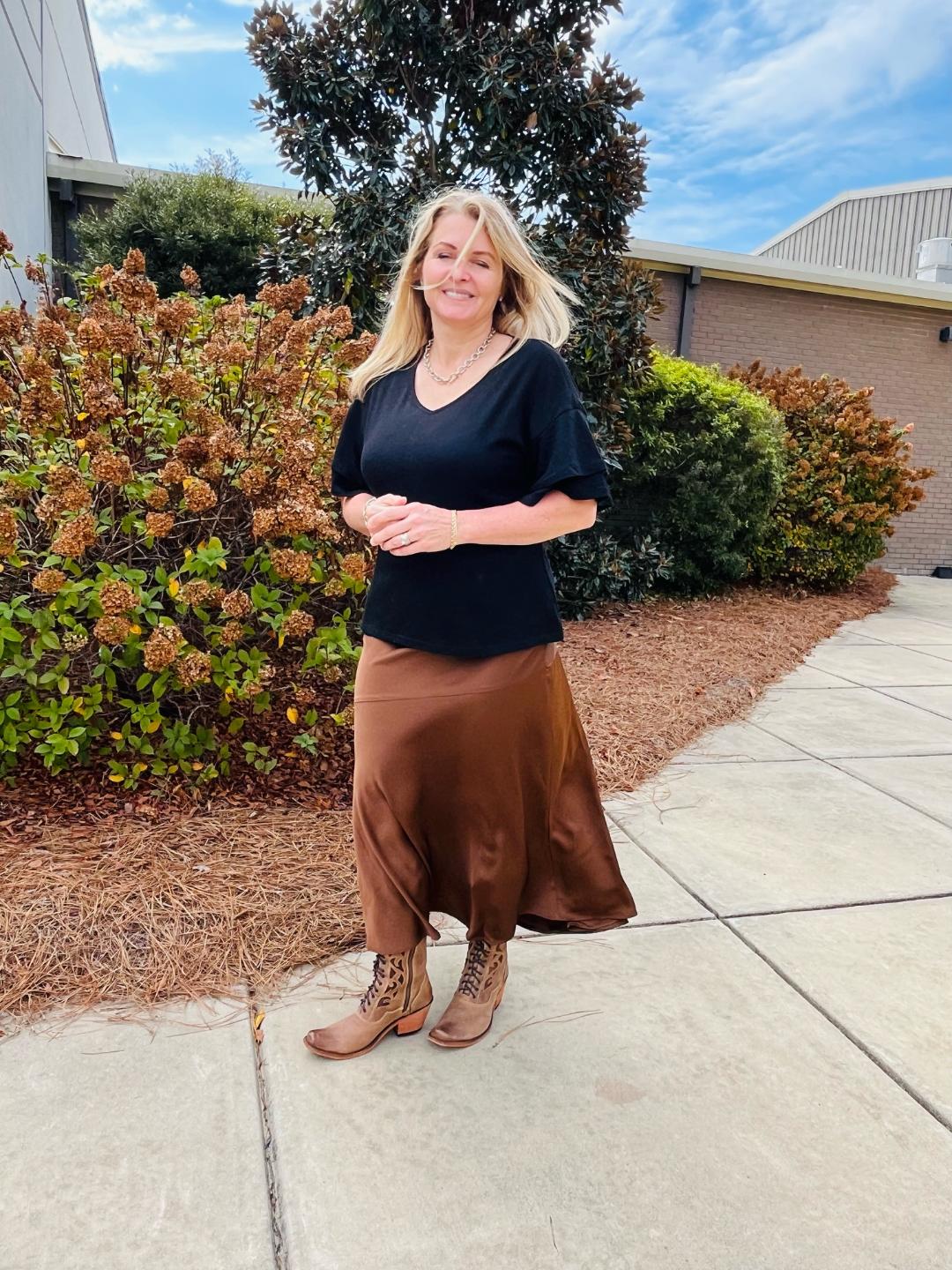 Hi-waisted Satin Maxi skirt