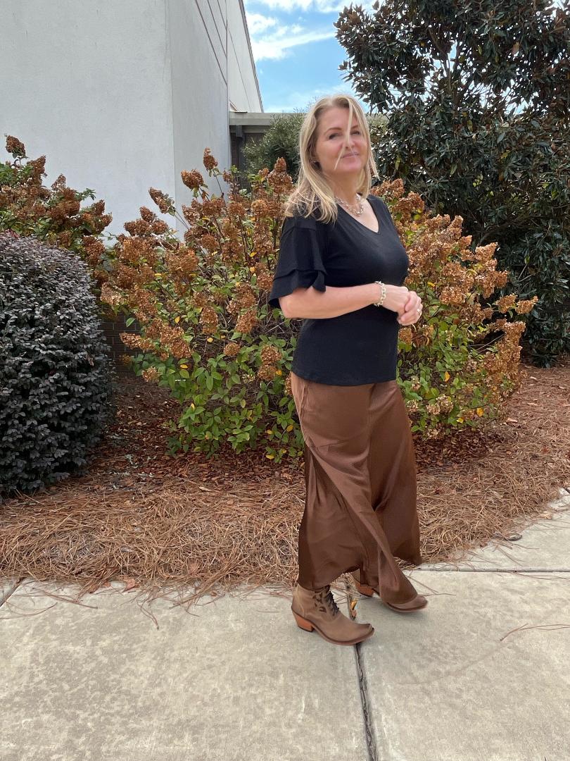 Hi-waisted Satin Maxi skirt