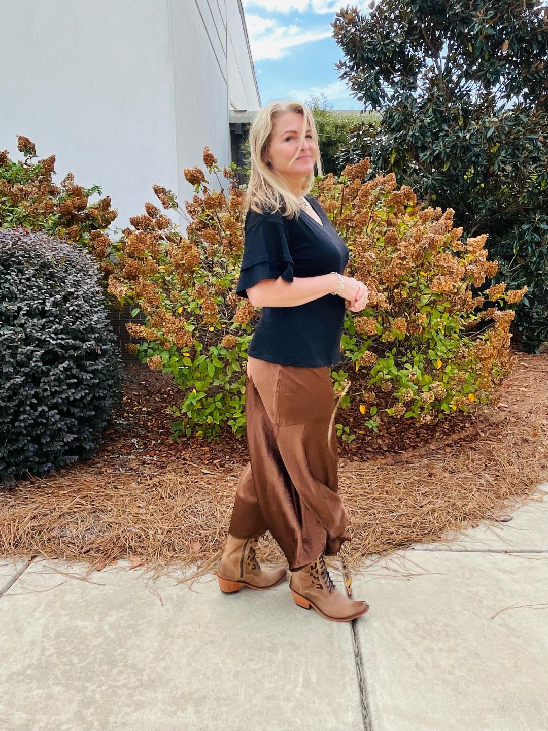 Hi-waisted Satin Maxi skirt