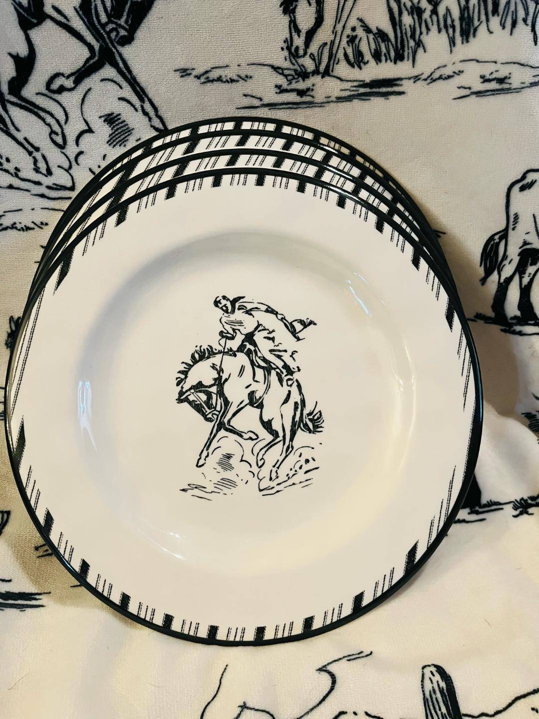 Black and White Ranch Life Dinnerwear set