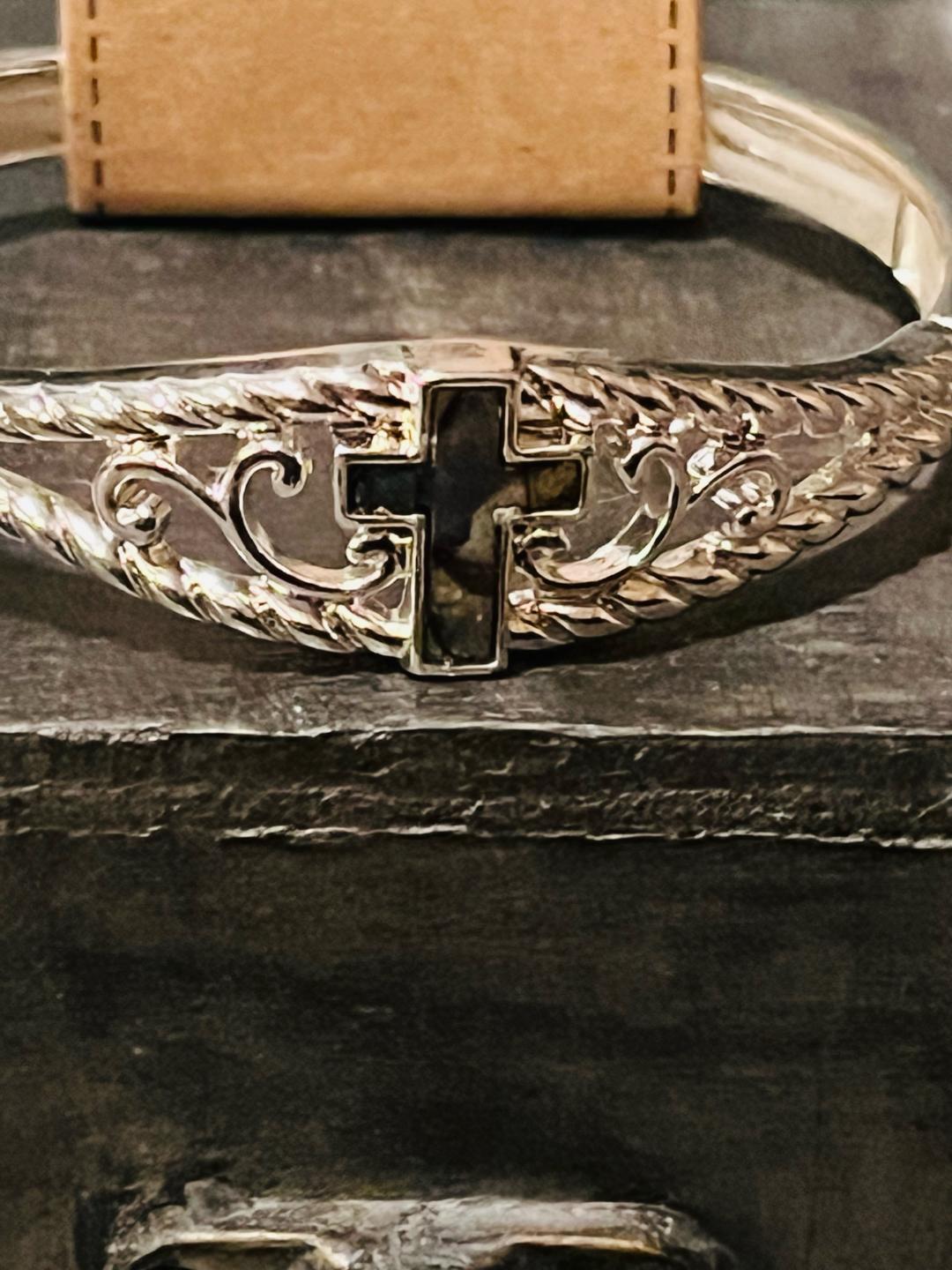 Silver adjustable Cross bracelet