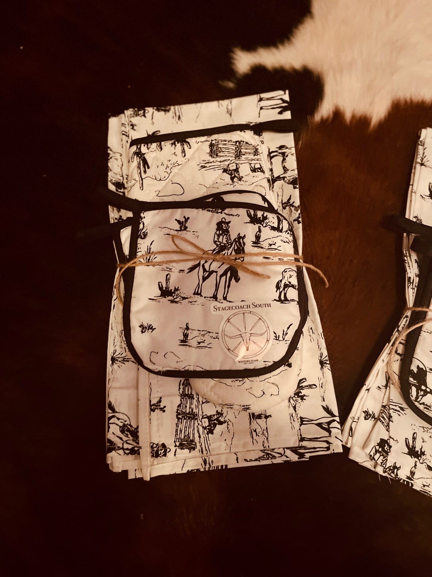 Longhorn Tea Towel and Kitchen mitt set