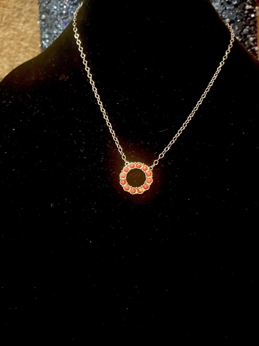 Red Spiny Oyster Round necklace